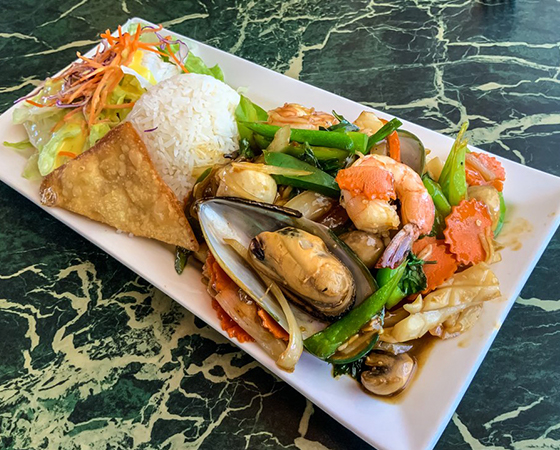 Image: Seafood Lunch Special